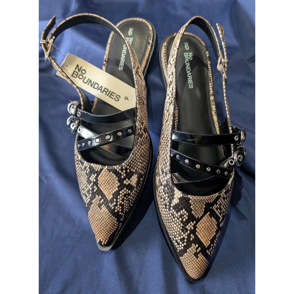 No Boundaries women's strappy flats in trendy snakeskin print Women's Size‎ 10